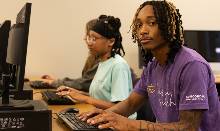 CTX students in computer lab