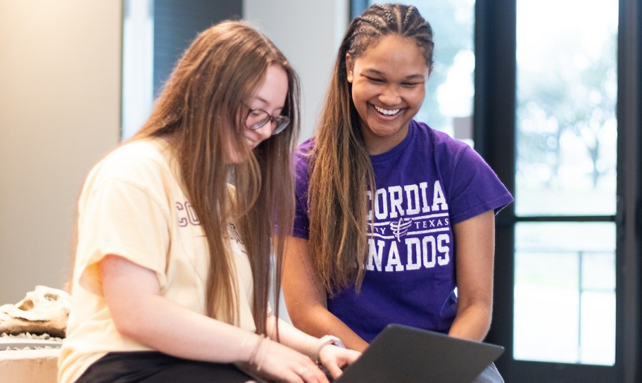 CTX students working together