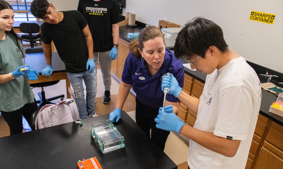 Concordia Texas studies in our biology labs