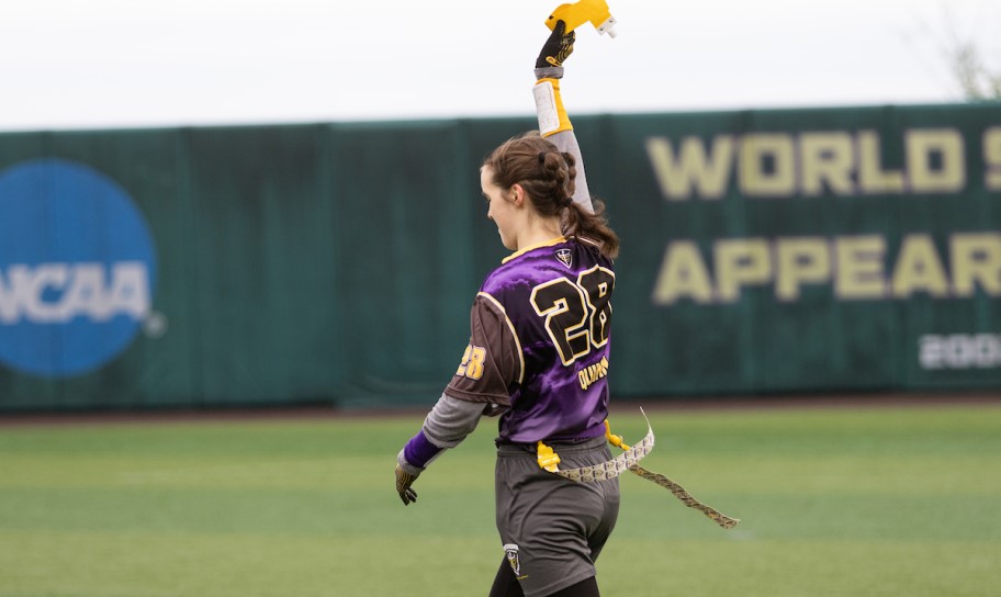 CTX softball player