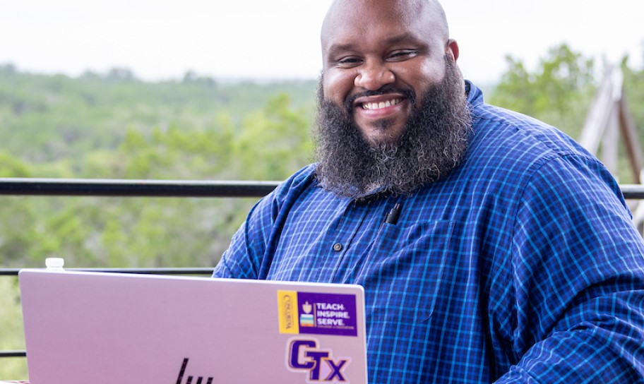 An online Concordia University Texas student happy about his Start Now Scholarship