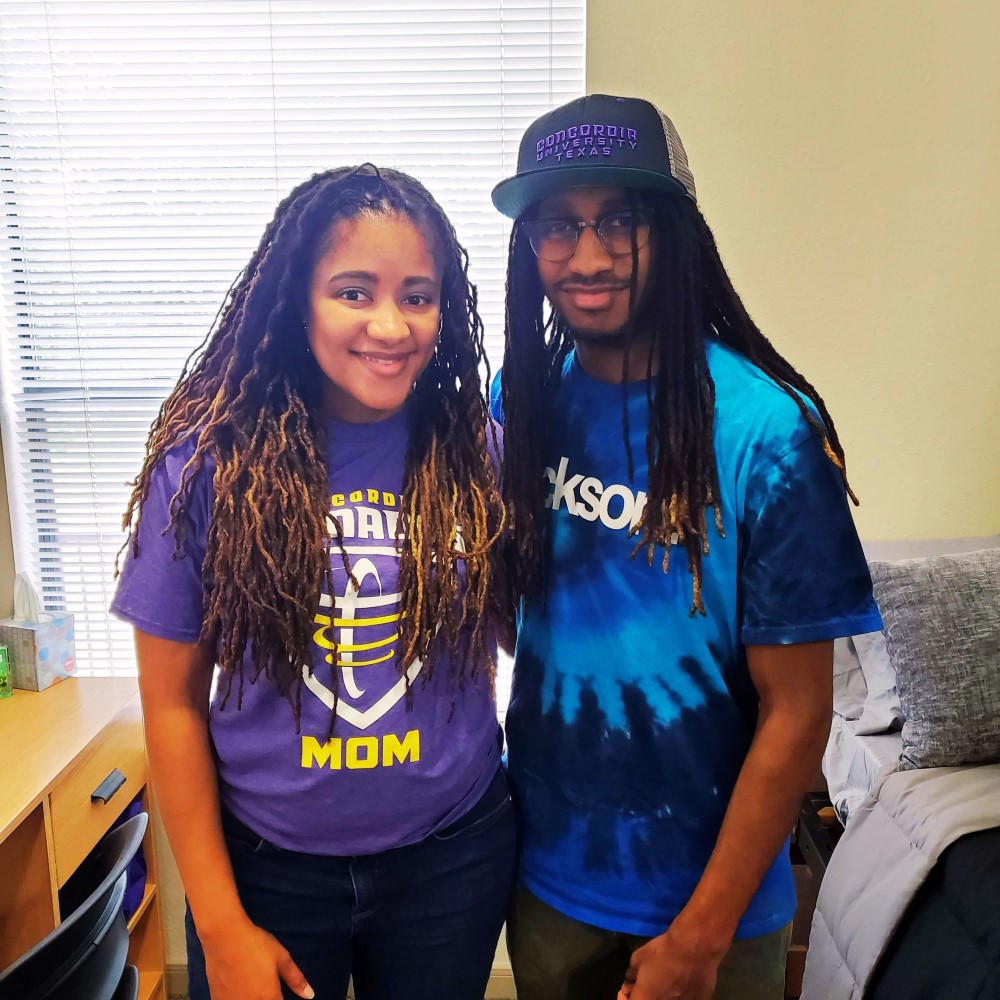 Elaina dropping her son TJ off to move in to Concordia University Texas