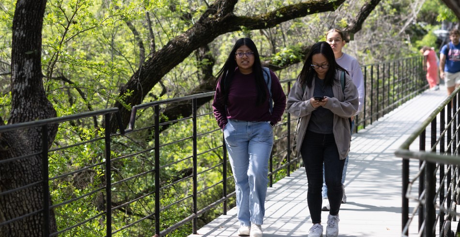 Students enjoying a stroll on campus